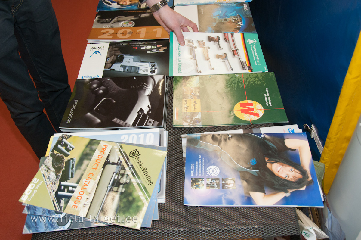 Katalooge võis iga huviline kaasa võtta